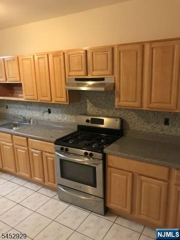 224 12th Avenue, Newark, NJ 07107