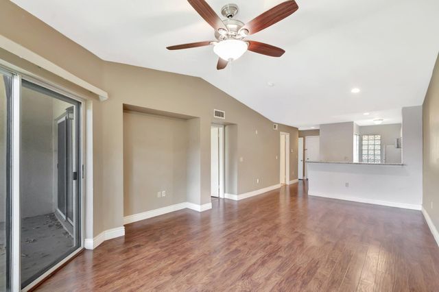 4847 Via Palm Lakes 1021, West Palm Beach, FL 33417