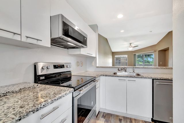 4847 Via Palm Lakes 1021, West Palm Beach, FL 33417