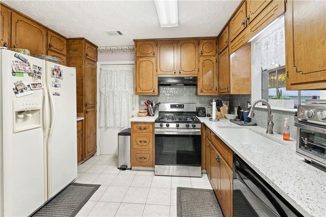 6633 Cameron Road, Morrow, GA 30260