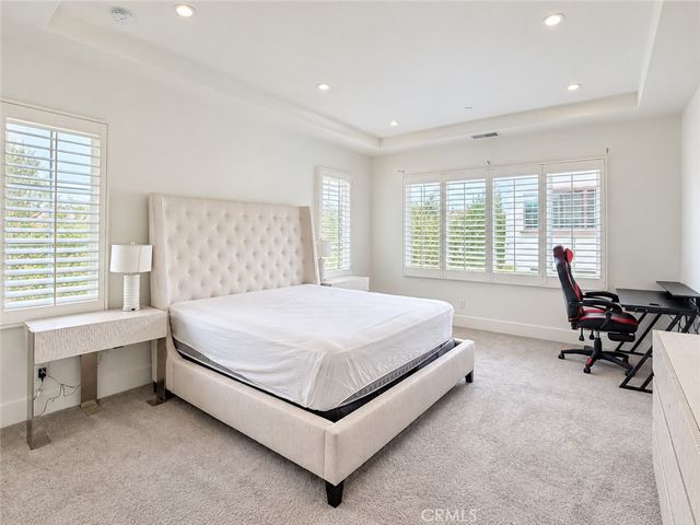 215 Piazza, Irvine, CA 92602