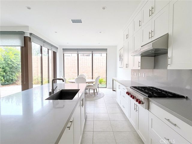 215 Piazza, Irvine, CA 92602