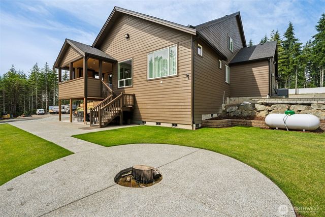 917 Tiedman Road NW, Lakebay, WA 98349