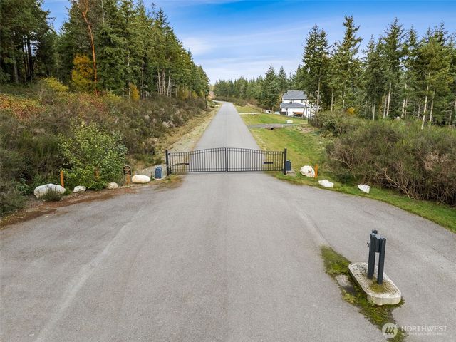 917 Tiedman Road NW, Lakebay, WA 98349