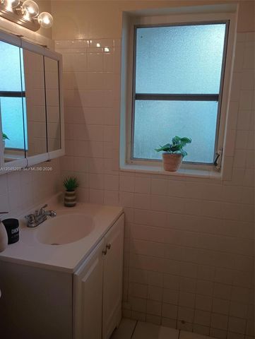 1433 SW 24th Court 2, Fort Lauderdale, FL 33315