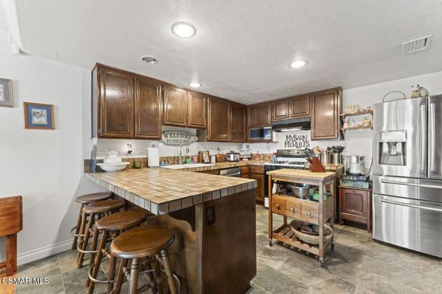 2461 Pinewood Place, Simi Valley, CA 93065