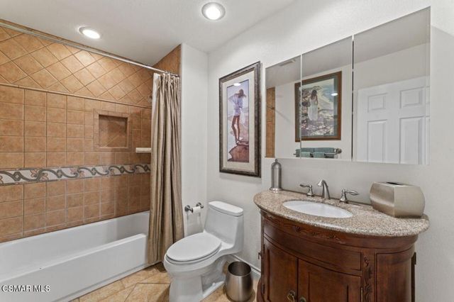 2461 Pinewood Place, Simi Valley, CA 93065