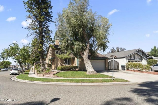 2461 Pinewood Place, Simi Valley, CA 93065