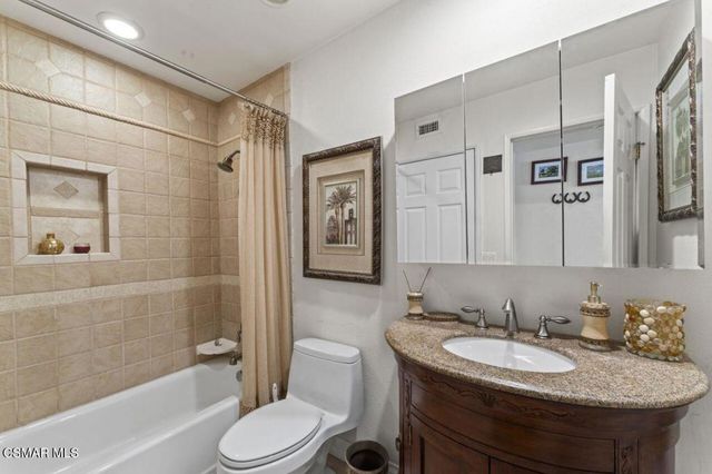 2461 Pinewood Place, Simi Valley, CA 93065