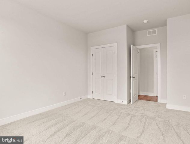 1116 COLLINA LN, Mount Joy, PA 17552