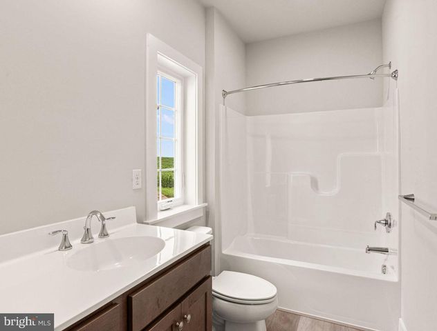1116 COLLINA LN, Mount Joy, PA 17552