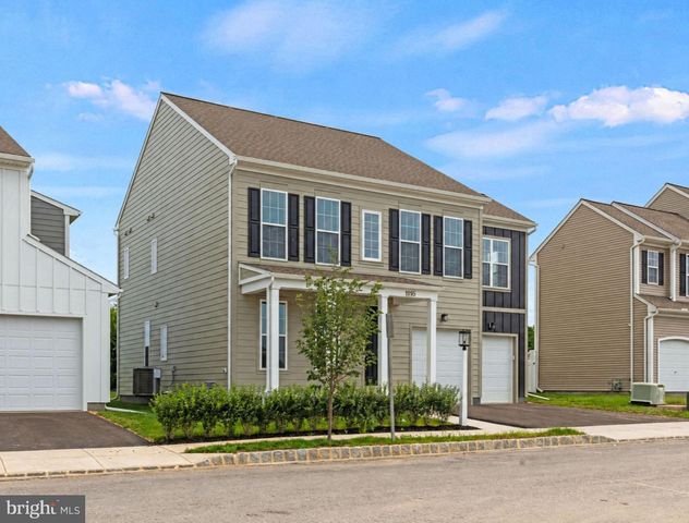 1116 COLLINA LN, Mount Joy, PA 17552