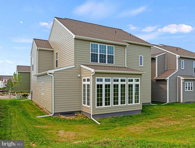 1116 COLLINA LN, Mount Joy, PA 17552