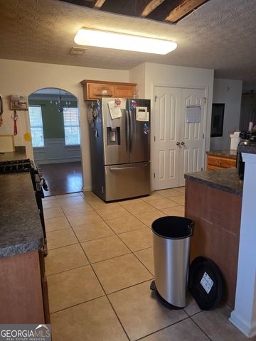 37 Virginia Avenue, Sharpsburg, GA 30277