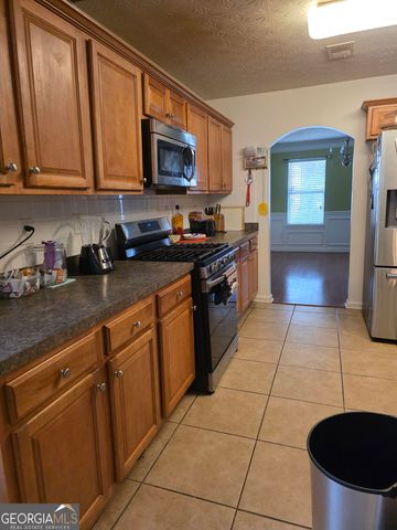 37 Virginia Avenue, Sharpsburg, GA 30277