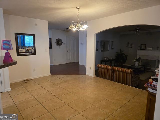 37 Virginia Avenue, Sharpsburg, GA 30277