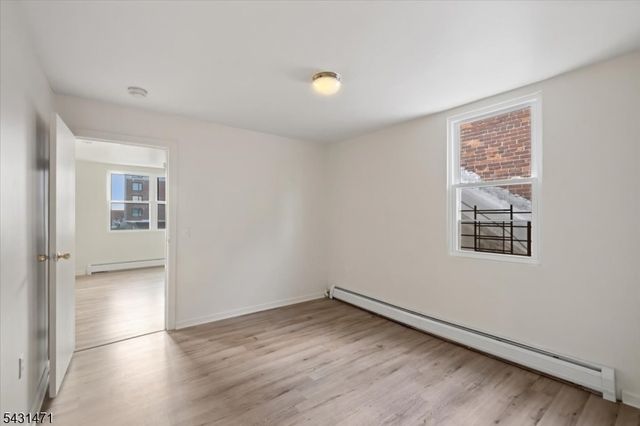 201 16Th St, Union City, NJ 07087