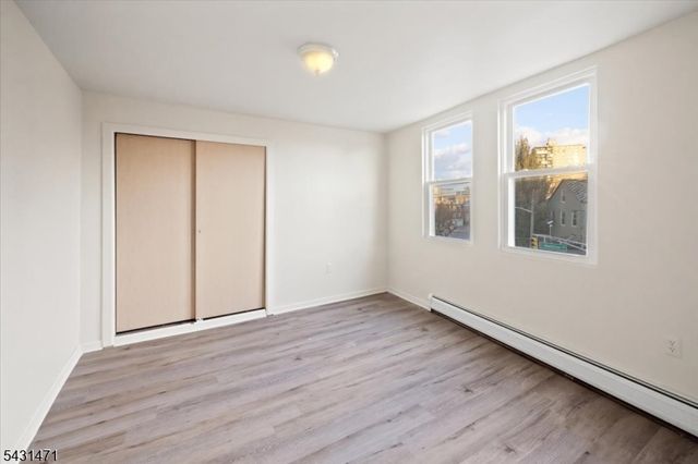 201 16Th St, Union City, NJ 07087