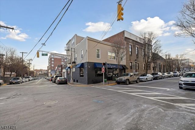 201 16Th St, Union City, NJ 07087