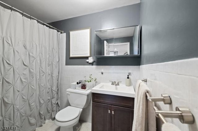 201 16Th St, Union City, NJ 07087