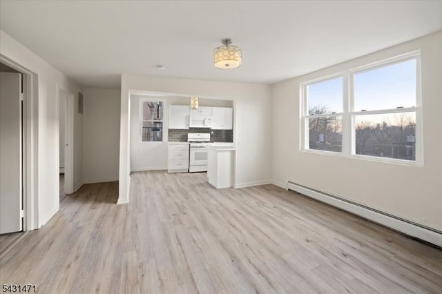 201 16Th St, Union City, NJ 07087