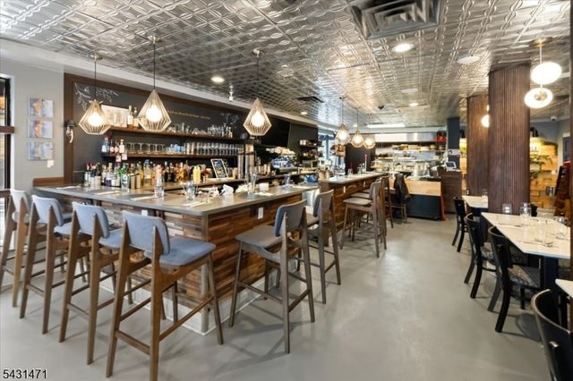 201 16Th St, Union City, NJ 07087