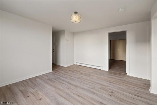 201 16Th St, Union City, NJ 07087