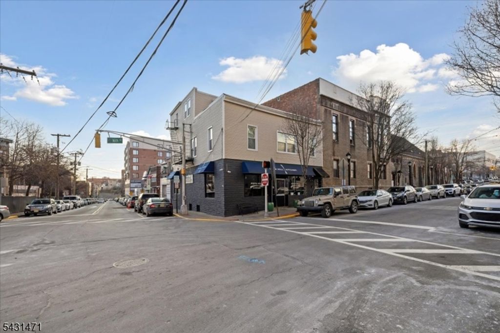 201 16Th St, Union City, NJ 07087 — photo 3