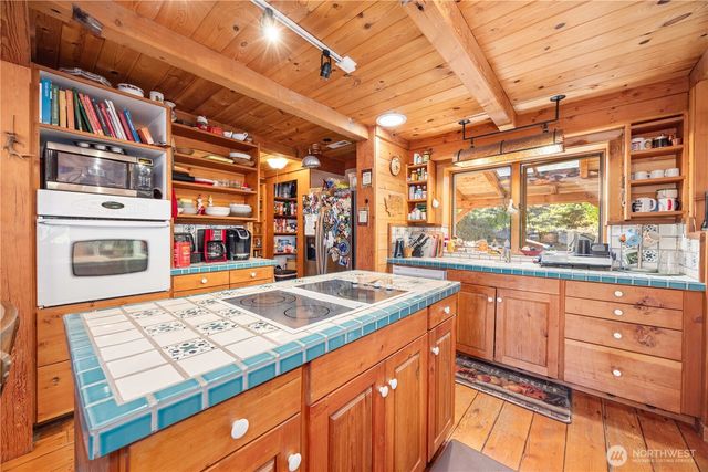 16495 S Lakeshore Road, Chelan, WA 98816