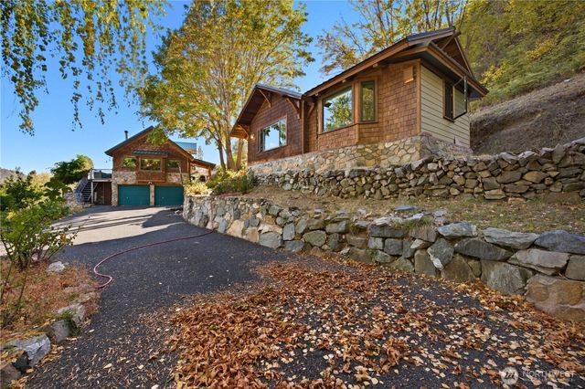 16495 S Lakeshore Road, Chelan, WA 98816
