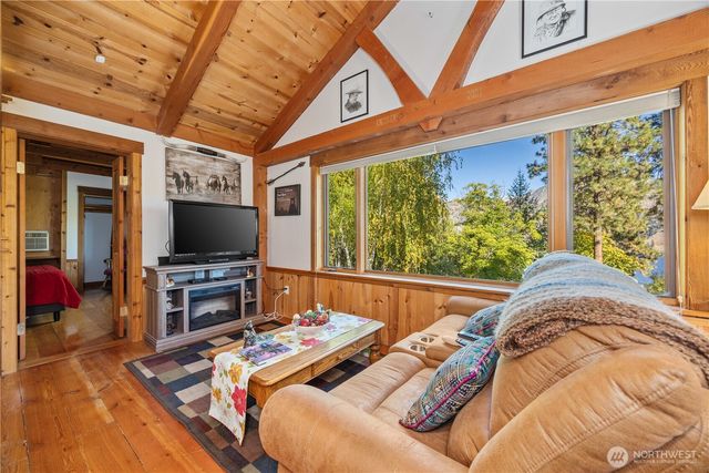 16495 S Lakeshore Road, Chelan, WA 98816