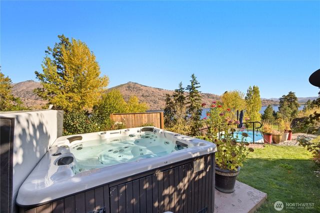 16495 S Lakeshore Road, Chelan, WA 98816