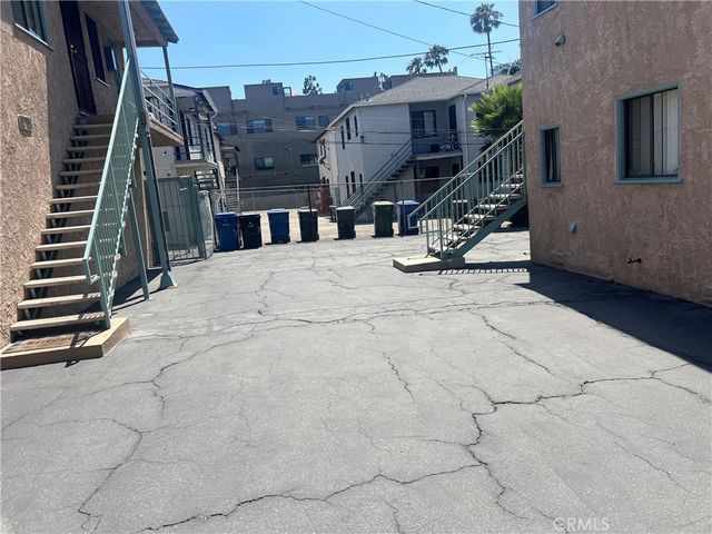 7018 La Tijera Boulevard, Los Angeles, CA 90045