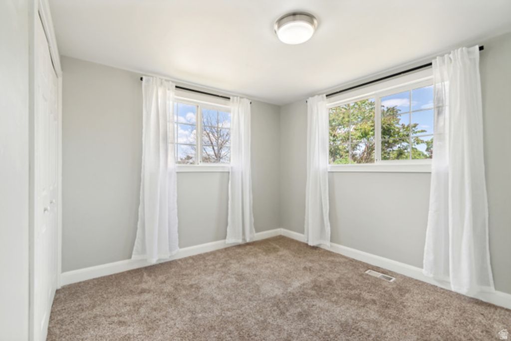 Image 16 of property listing at 388 E 6220 S, Murray, UT 84107