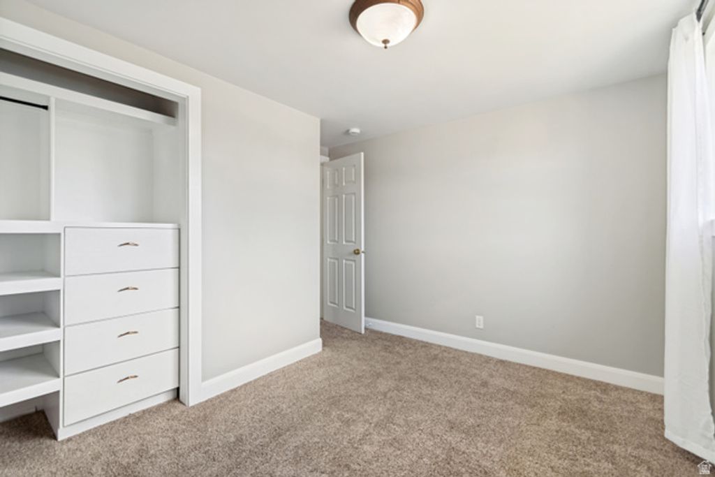 Image 19 of property listing at 388 E 6220 S, Murray, UT 84107