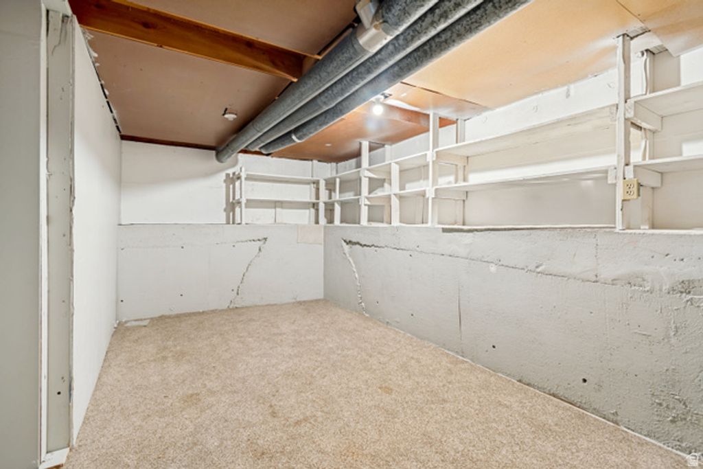 Image 29 of property listing at 388 E 6220 S, Murray, UT 84107