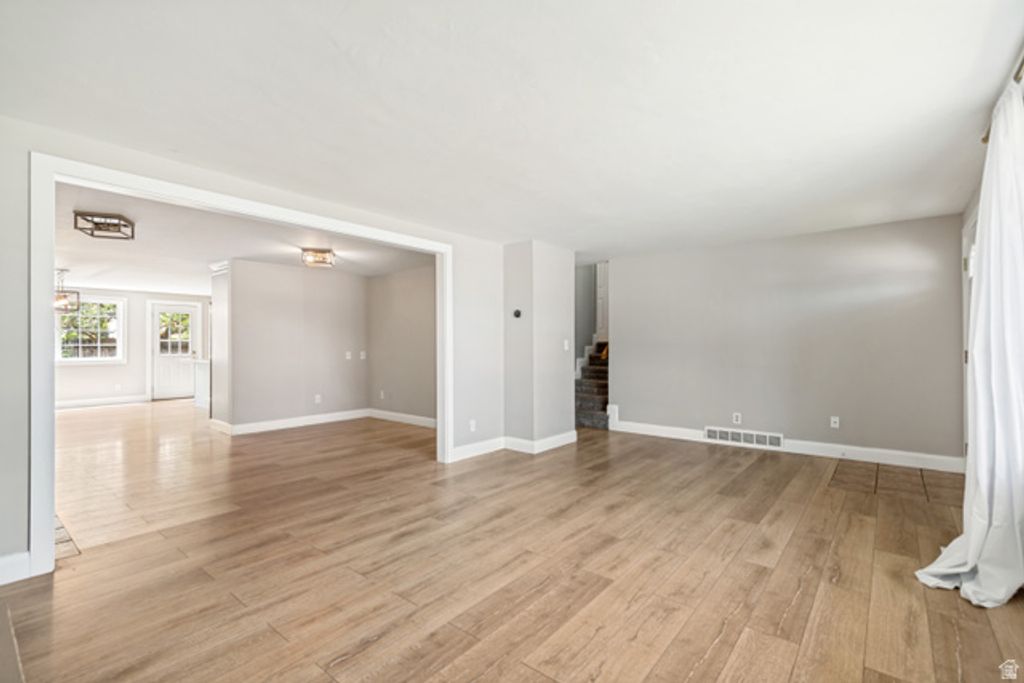 Image 8 of property listing at 388 E 6220 S, Murray, UT 84107