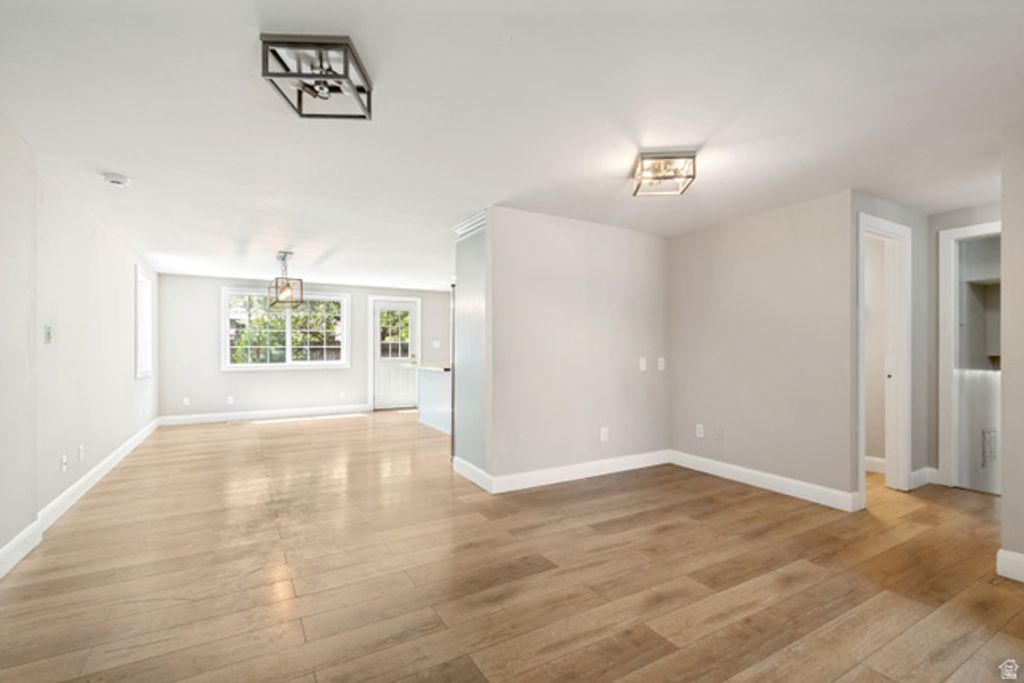Image 9 of property listing at 388 E 6220 S, Murray, UT 84107