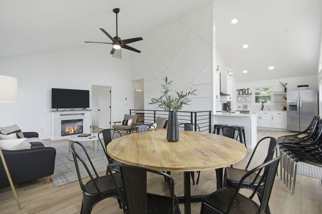 871 Lakeview Drive, Ridgedale, MO 65739