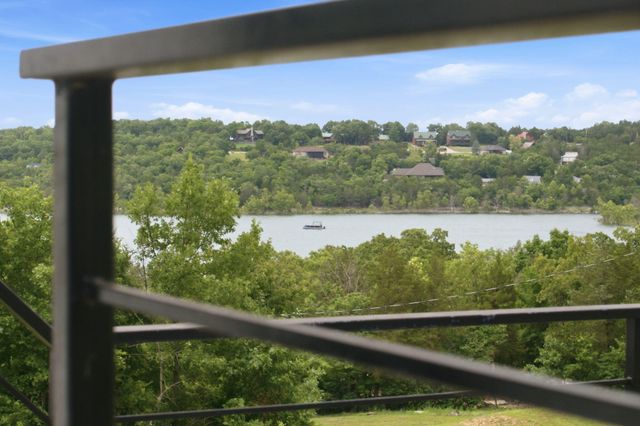 871 Lakeview Drive, Ridgedale, MO 65739