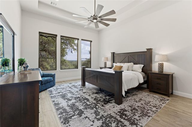 461 Crosswater LN, Dripping Springs, TX 78620