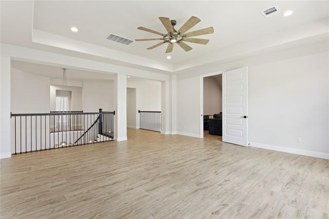 461 Crosswater LN, Dripping Springs, TX 78620