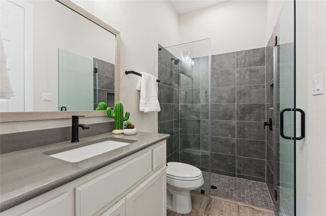 461 Crosswater LN, Dripping Springs, TX 78620