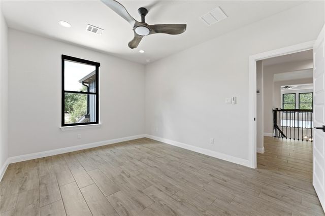 461 Crosswater LN, Dripping Springs, TX 78620