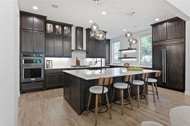 461 Crosswater LN, Dripping Springs, TX 78620