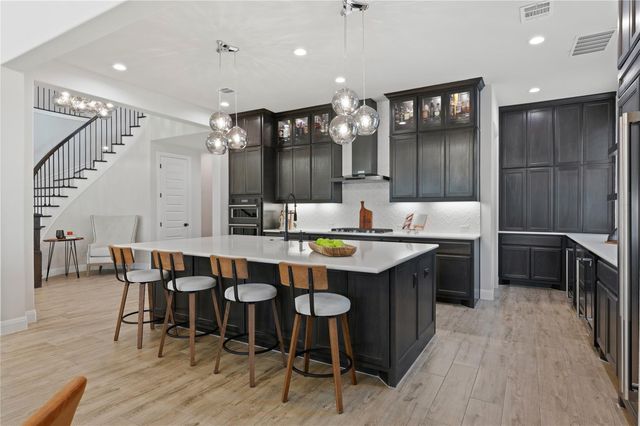 461 Crosswater LN, Dripping Springs, TX 78620