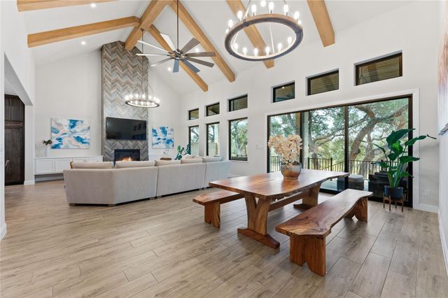 461 Crosswater LN, Dripping Springs, TX 78620