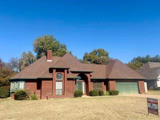 3110 NE Colonial Dr, Lawton, OK 73507