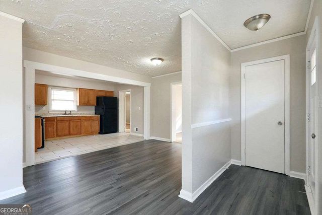 2576 wood valley Drive, East Point, GA 30344