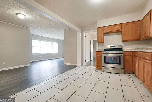 2576 wood valley Drive, East Point, GA 30344